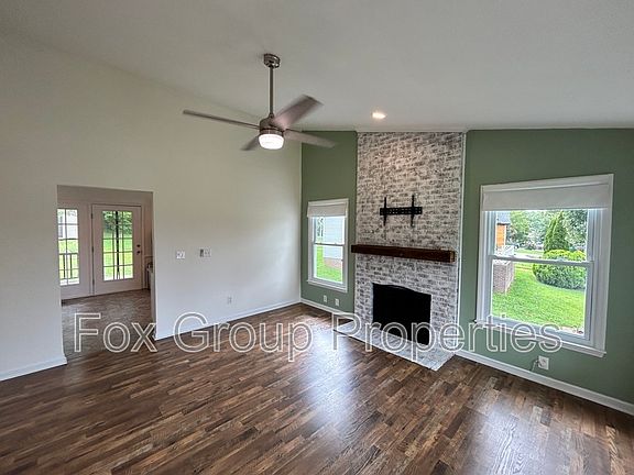 3rd image of 125 Marina Ln