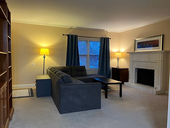 LR with gas fireplace