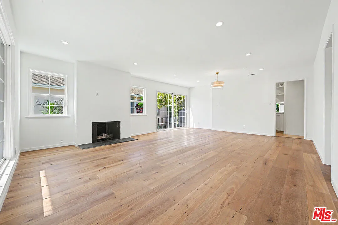 3 bed, 2.0 bath, 1582 sqft, $6,500 — Photo 4