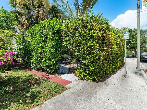 2nd image of 1309 Lucerne Avenue