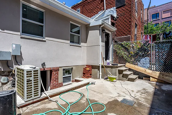 Rented by Compass | media 2