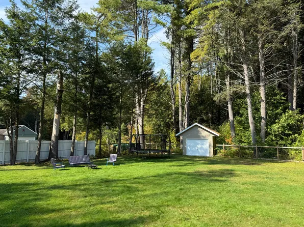 123 Holmes Rd, Lenox, MA 01240
