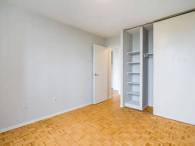 500 Murray Ross Pkwy — Photo 11