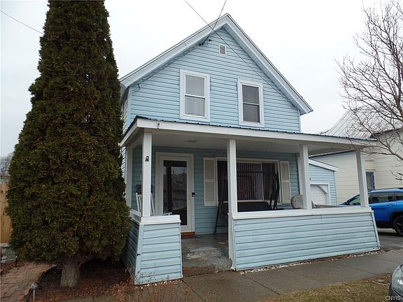2nd image of 829 S Water St