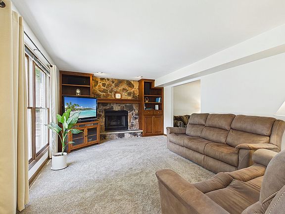 5th image of 428 Lindley Ave