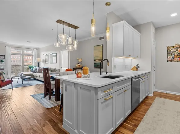 1000 Providence Pl APT 352, Providence, RI 02903