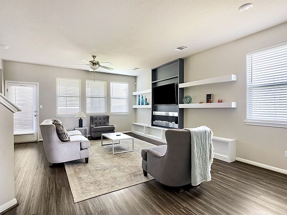 2nd image of 5547 Bellissima Way