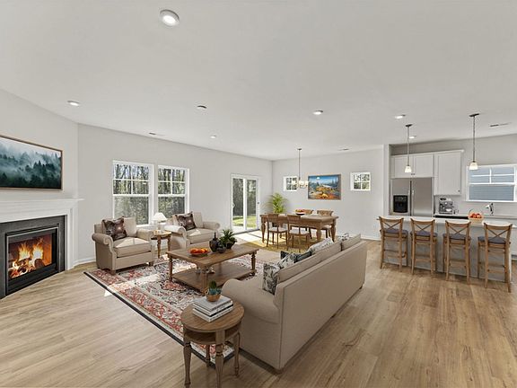 9-Decorated Open Concept HHHunt Homes