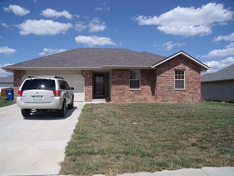 1st image of 104 Emily Ln