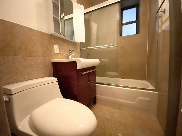 238 E 14th St #3F — Photo 5