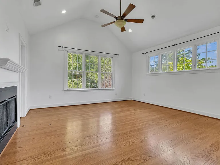 520 32nd Ave S — Photo 35