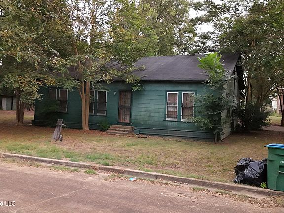 5th image of 126 Berry St