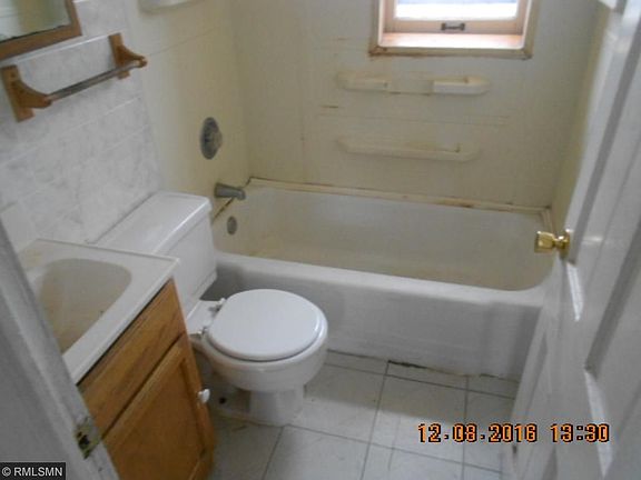 5th image of 3958 Bryant Ave N