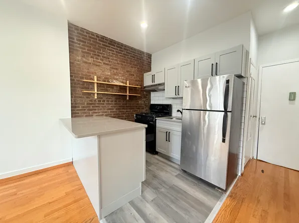 545 5th Avenue image 1 of 5