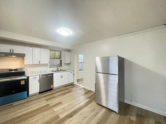 2nd image of 475 Wilson St