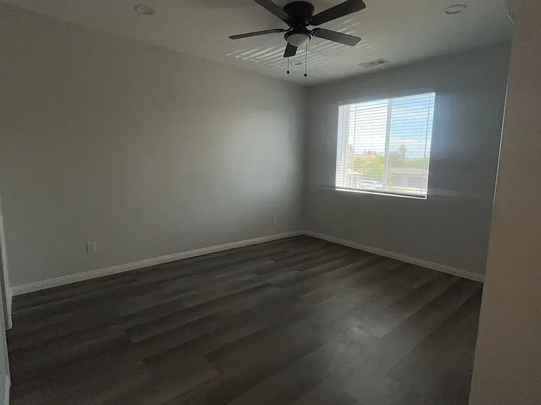 9223 Cypress Ave — Photo 6