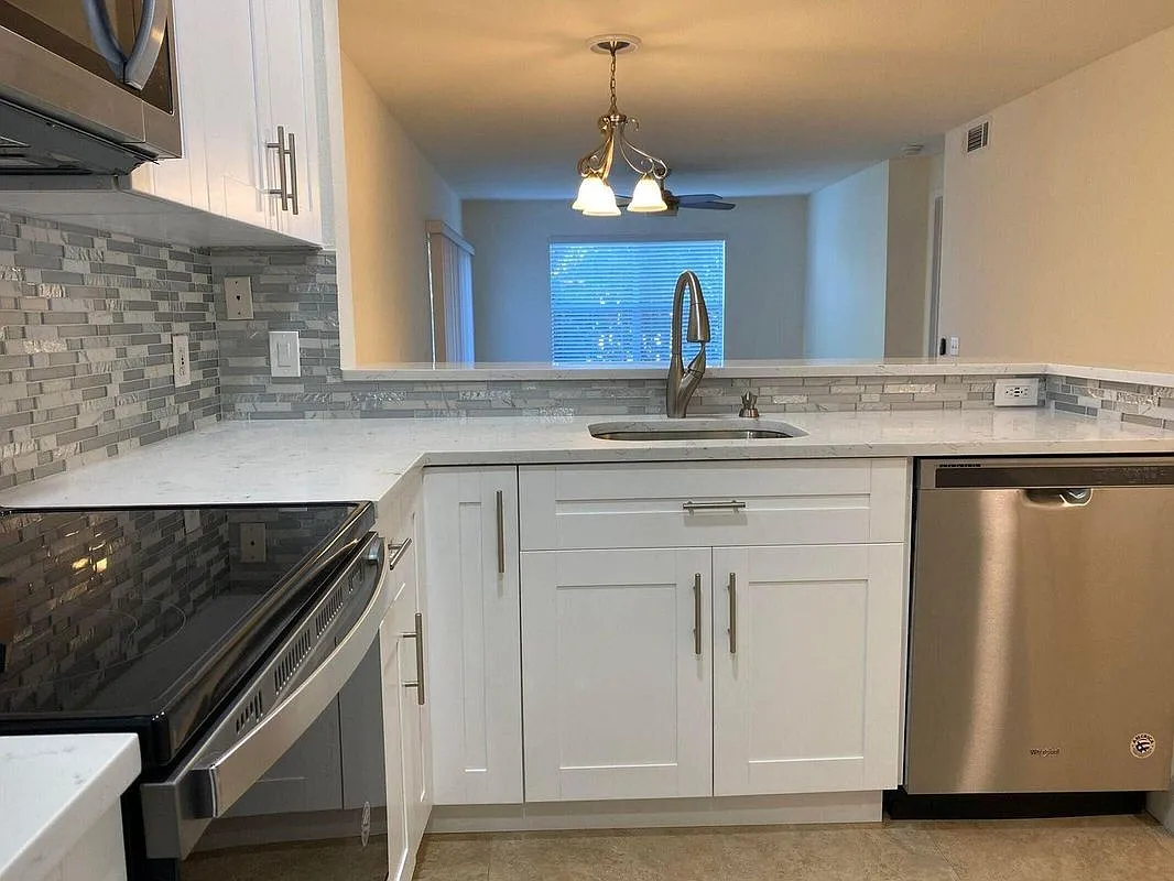 2 bed, 2.0 bath, 989 sqft, $2,550 — Photo 2