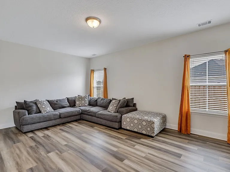 487 Meloney Dr — Photo 11