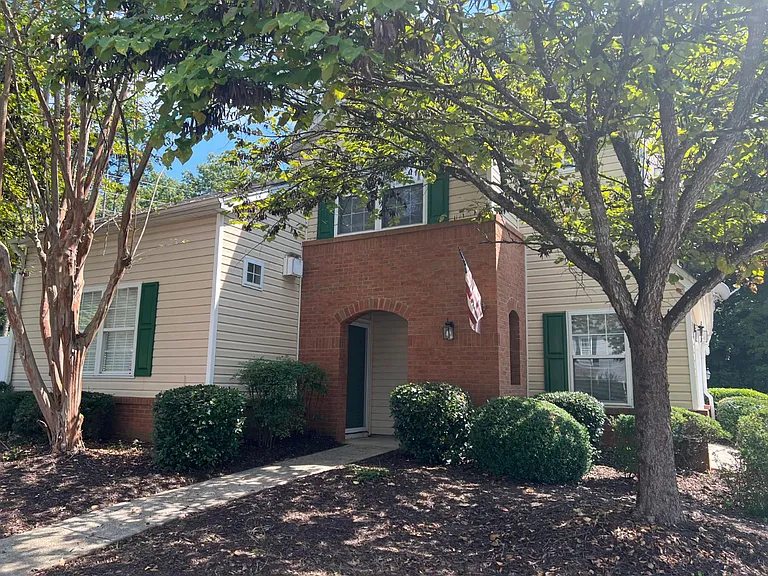 107 W Oaks Ct — Photo 10