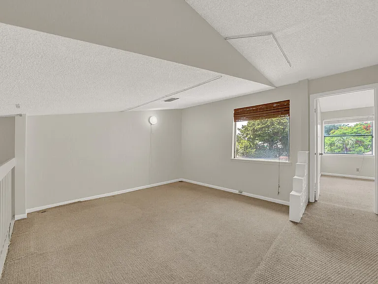 6371 Toulon Dr — Photo 24