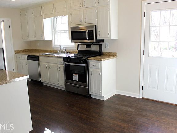 2nd image of 200 Winston Dr