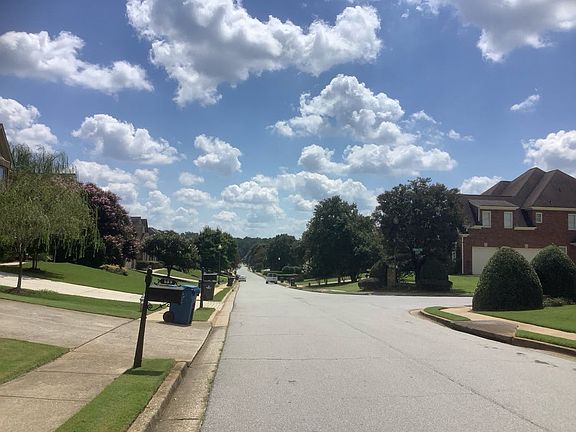 4th image of 989 Pathview Ct
