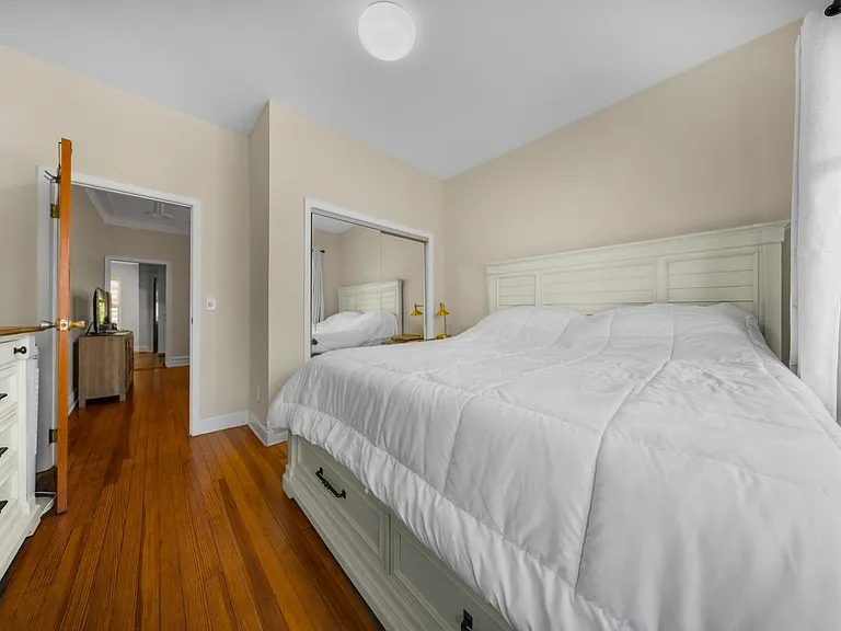 152 W 9th St #1 — Photo 11