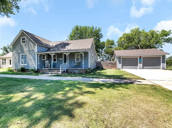 719 Delia Ave, Minneapolis, KS 67467