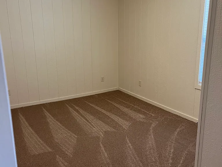 814 S Crysler Ave — Photo 10