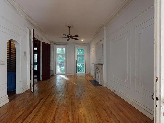 4th image of 426 Vanderbilt Ave
