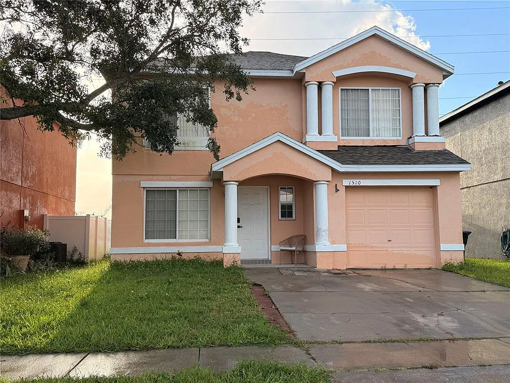 4 bed, 2.5 bath, 1457 sqft, $2,300 — Photo 2