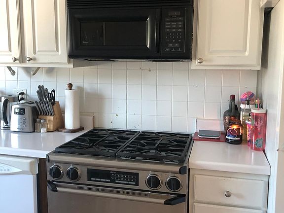 5th image of 7315 N Oakley Ave #3