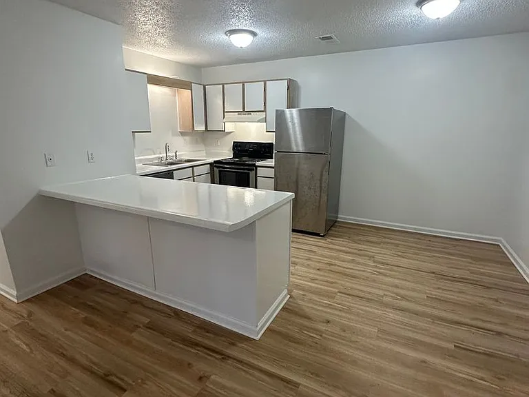 Arlington Apartments — Photo 151