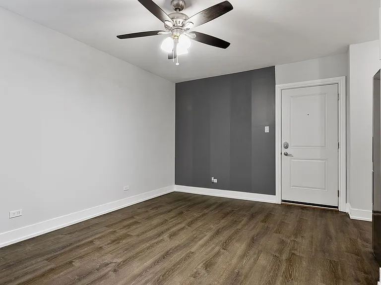 The 1521 Sherwin — Photo 42