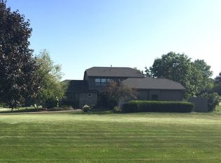 13N541 Gunpowder Ln, Elgin, IL 60124