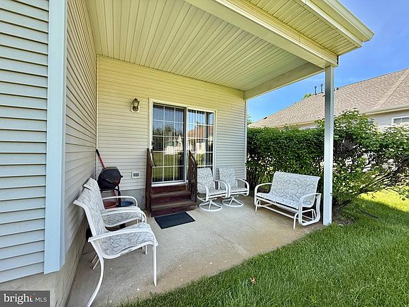 4th image of 73 Meadowlark Dr