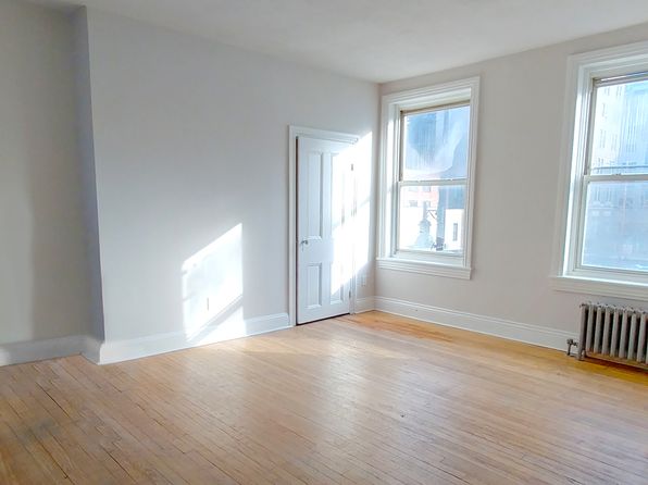 208 E Hanover St Unit 4