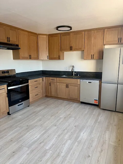 2 bed, 750 sqft, $2,600 — Photo 3