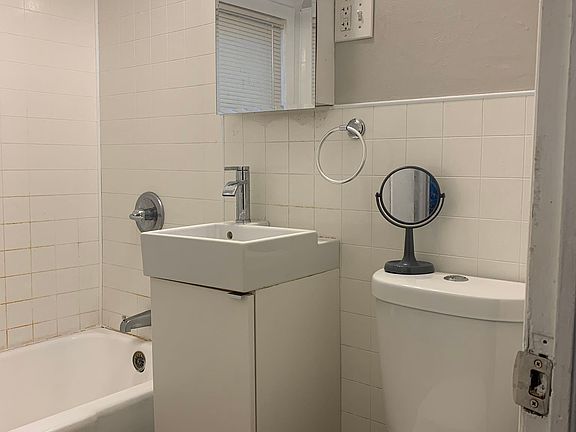 4th image of 1449 E 250th St