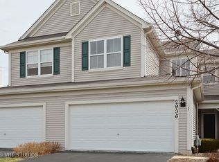 2936 Langston Cir, St Charles, IL 60175