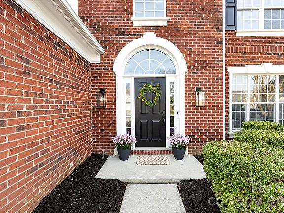 2nd image of 2130 Winthorp Ridge Rd