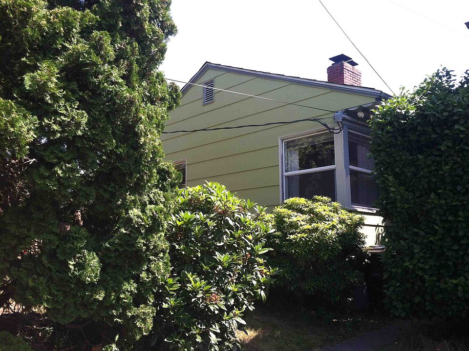 2nd image of 1005 NE 82nd St