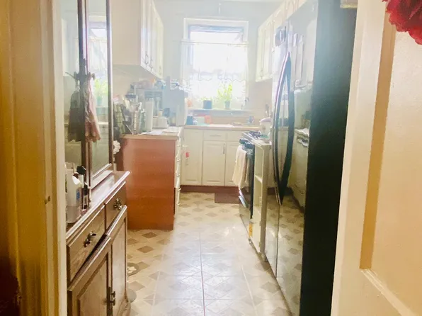 48-30 42nd Street image 10 of 12