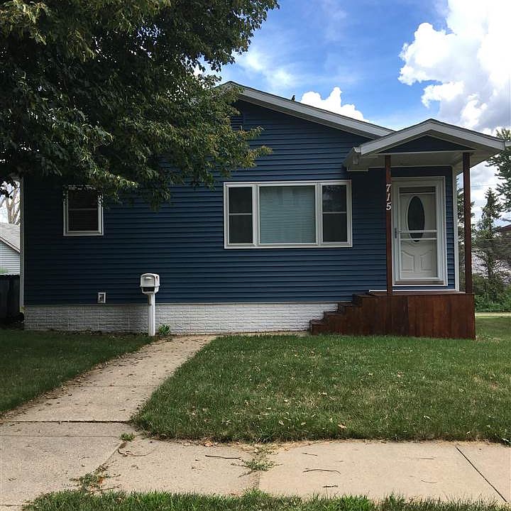 1st image of 715 2nd Ave NE