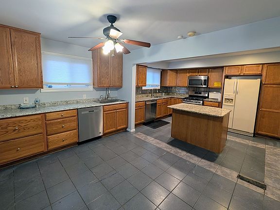 2nd image of 24817 Maryland St