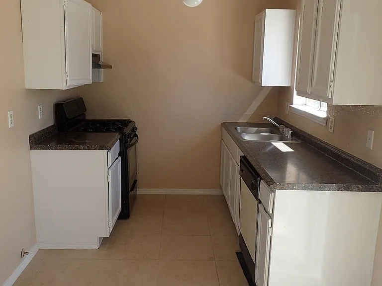 11500 Bob Mitchell Dr — Photo 7