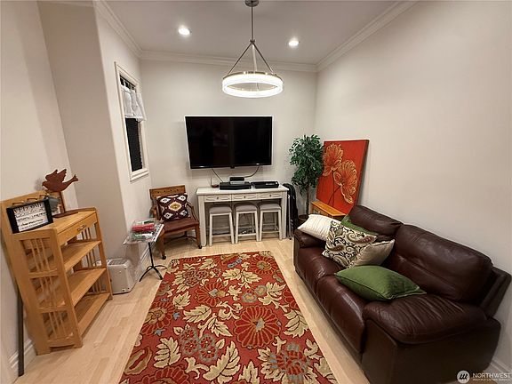 4th image of 17316 SE 60th St #B