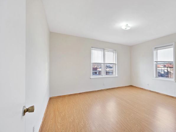 2301 Benson Ave APT C22