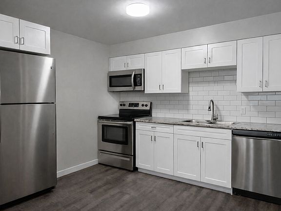 4th image of 247 Durand St #17