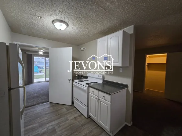 406 S 60th Ave #B, Yakima, WA 98908